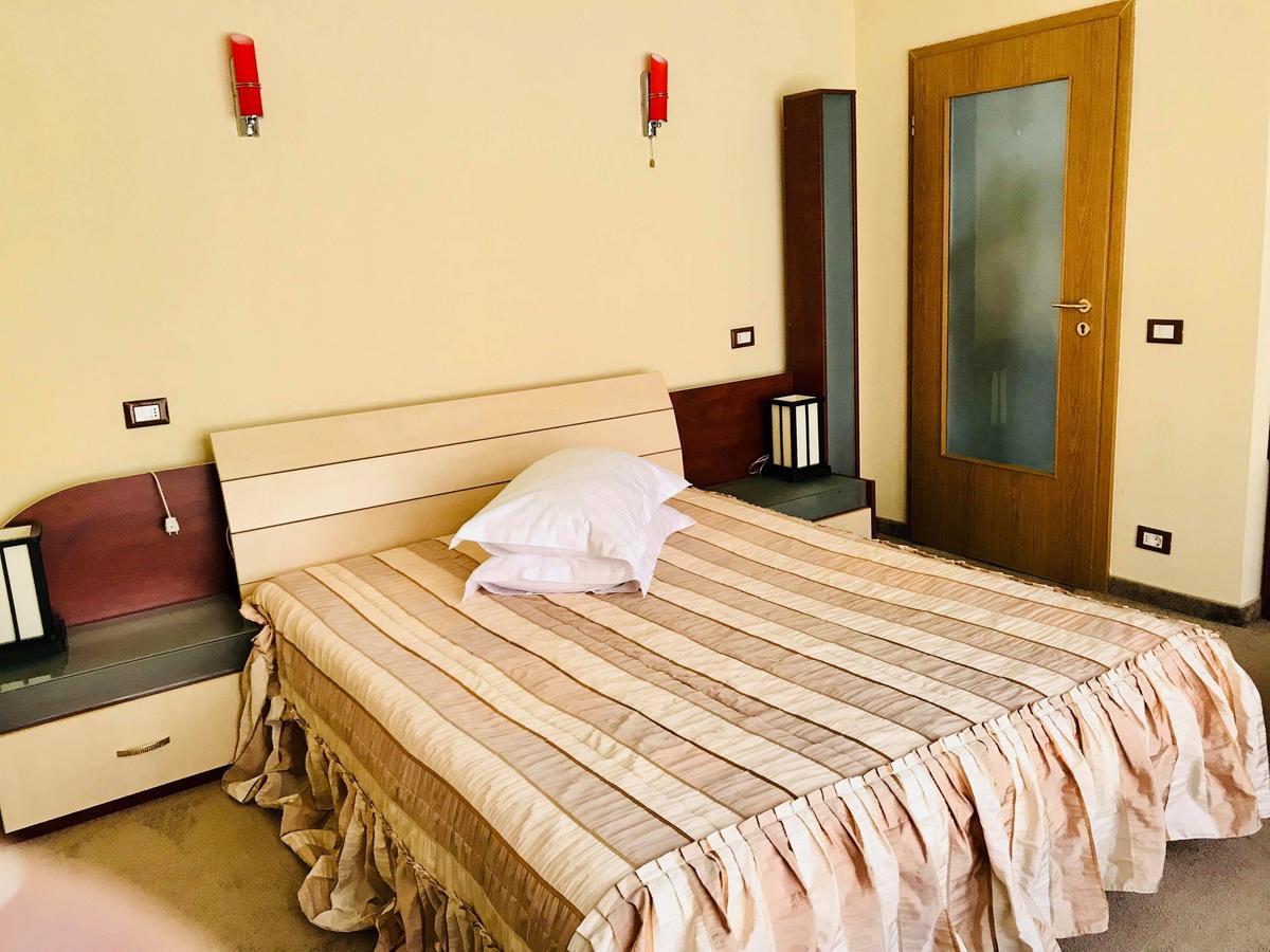 Hotel Palace Târgu Jiu المظهر الخارجي الصورة